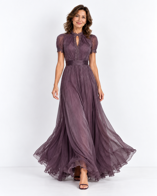Ambre | Robe longue violette avec découpe goutte d'eau et bordure en dentelle de mousseline