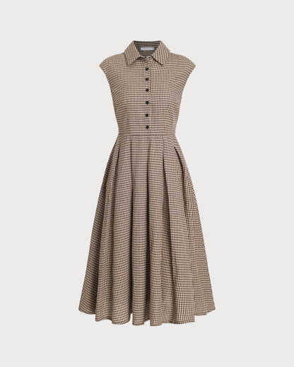 Robe midi plissée à carreaux marron avec boutons